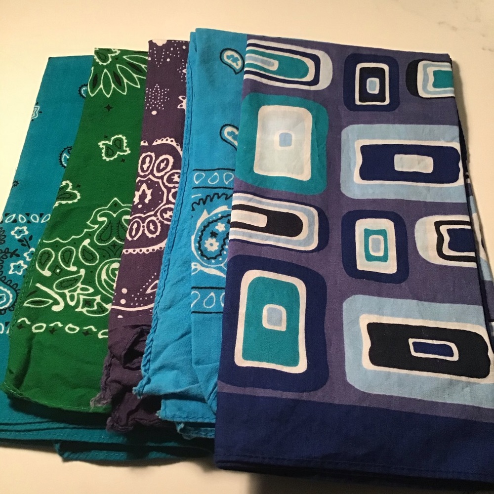 5 bandanas